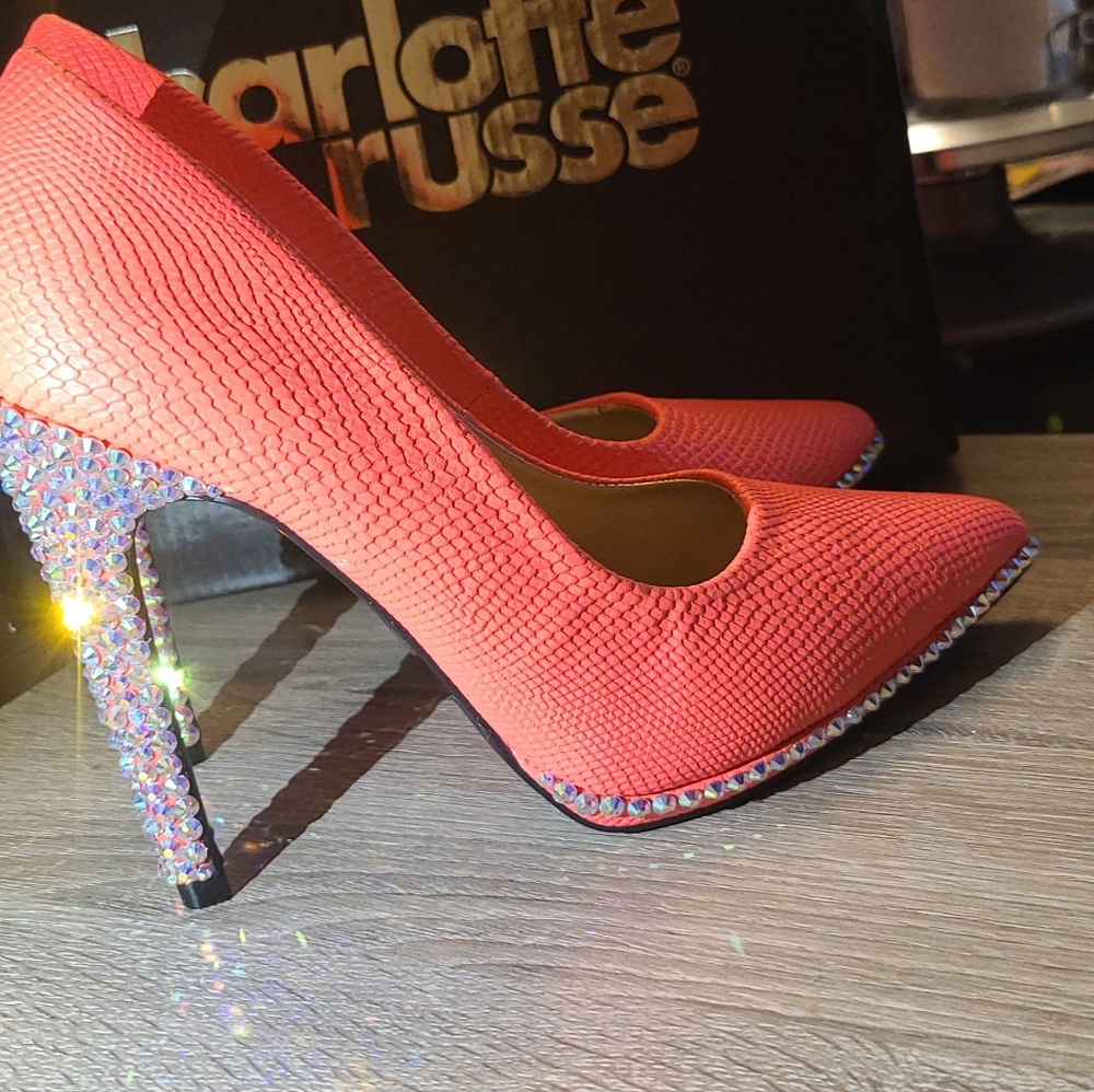Custom rhinestones/crystals hot pink really cute heels 👠